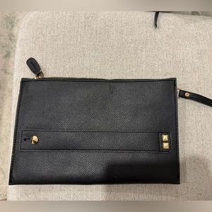 Follow me @Christina123p - Gift